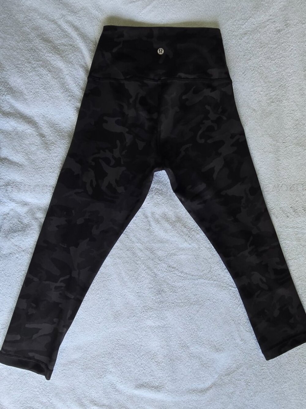 Lululemon Train Times Crop 21" Incognito Camo Size 6
